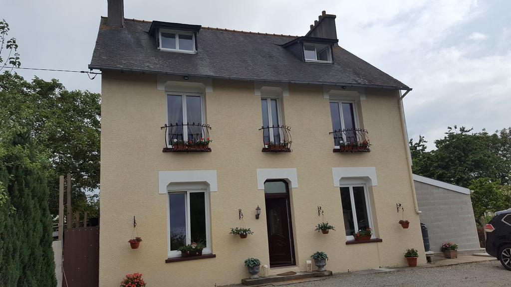 La Maison Celtique Saint-Nicolas-du-Pélem Extérieur photo