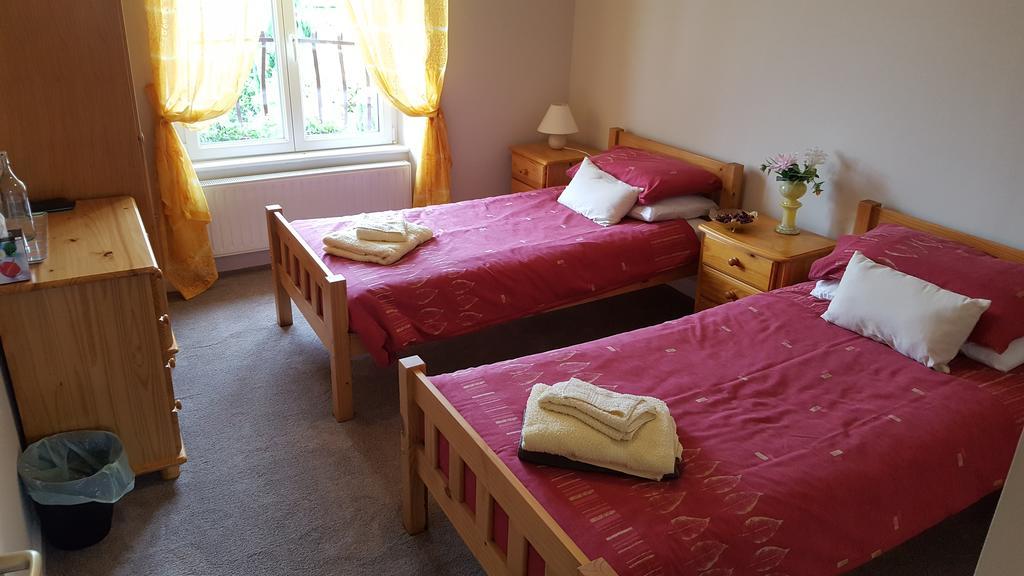 La Maison Celtique Saint-Nicolas-du-Pélem Extérieur photo