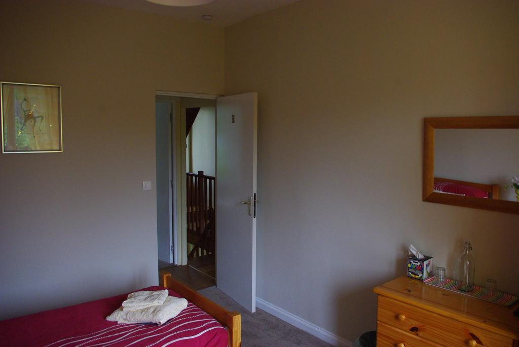 La Maison Celtique Saint-Nicolas-du-Pélem Extérieur photo
