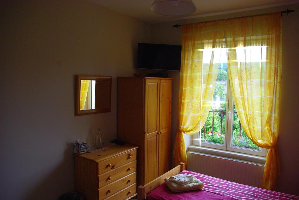 La Maison Celtique Saint-Nicolas-du-Pélem Extérieur photo