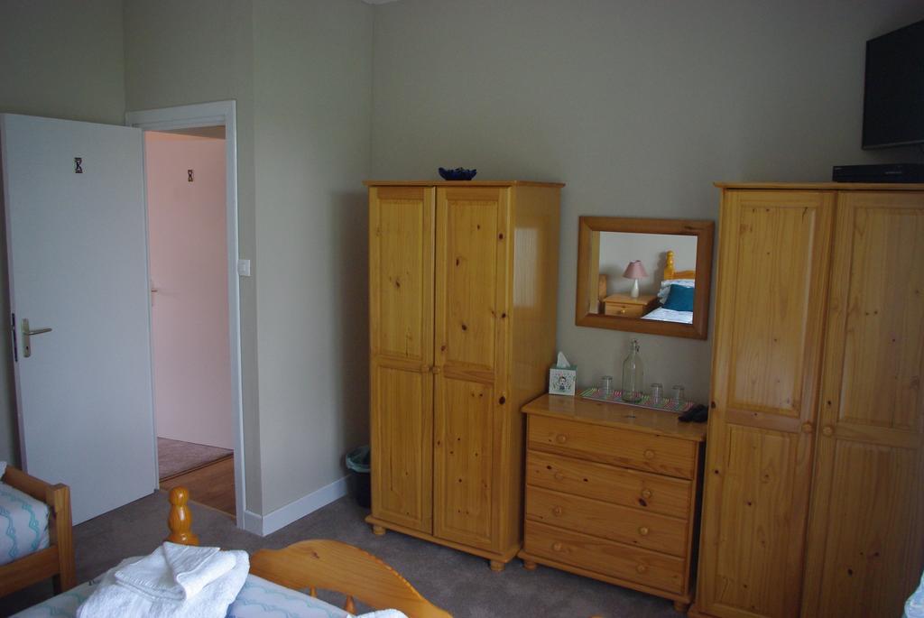 La Maison Celtique Saint-Nicolas-du-Pélem Extérieur photo