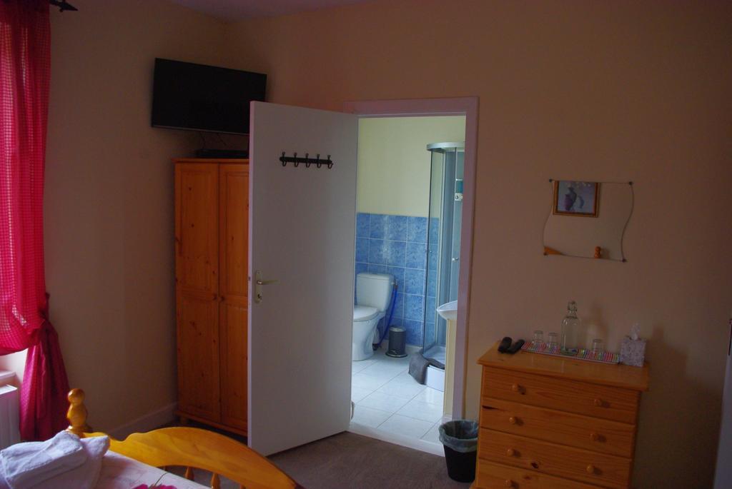 La Maison Celtique Saint-Nicolas-du-Pélem Extérieur photo